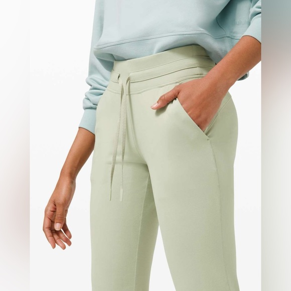 (NWOT) Lululemon Ready to Rulu Jogger 7/8 - Picture 3 of 8